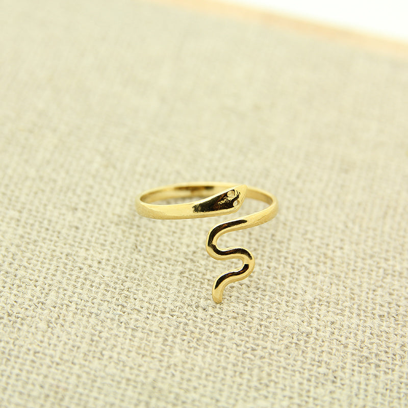 Serpentine snake Ring