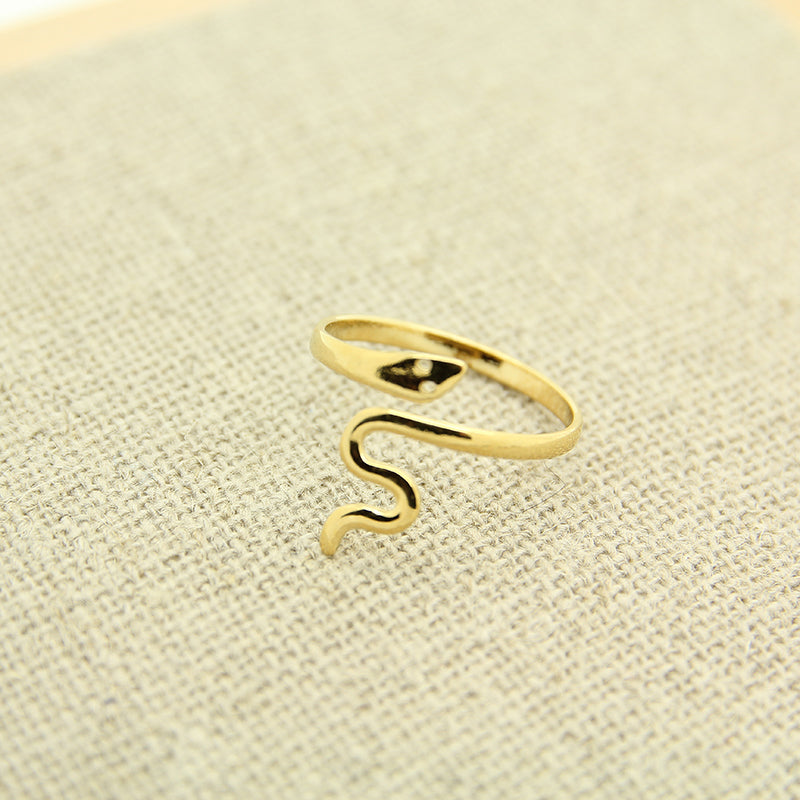 Serpentine snake Ring