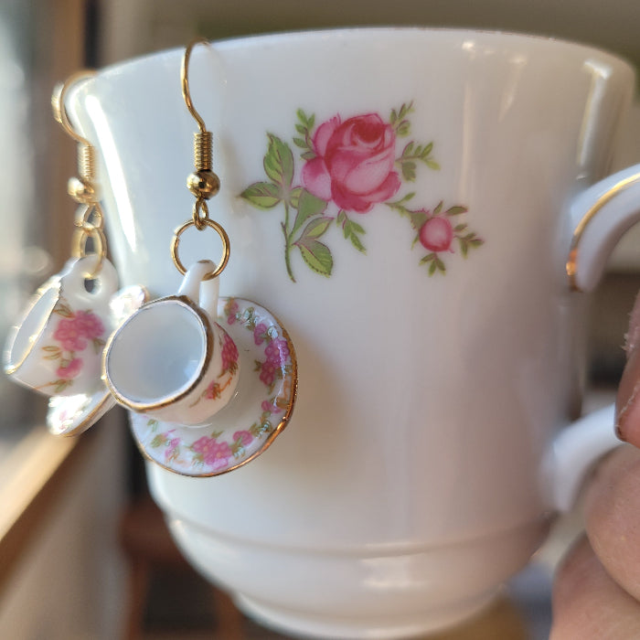 Cup of Tea Earrings, Rose flowers