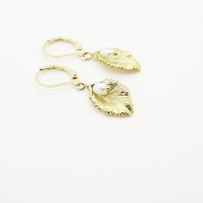 Natural pearl earrings