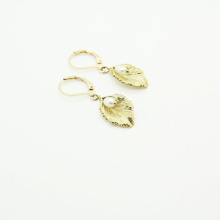 Natural pearl earrings