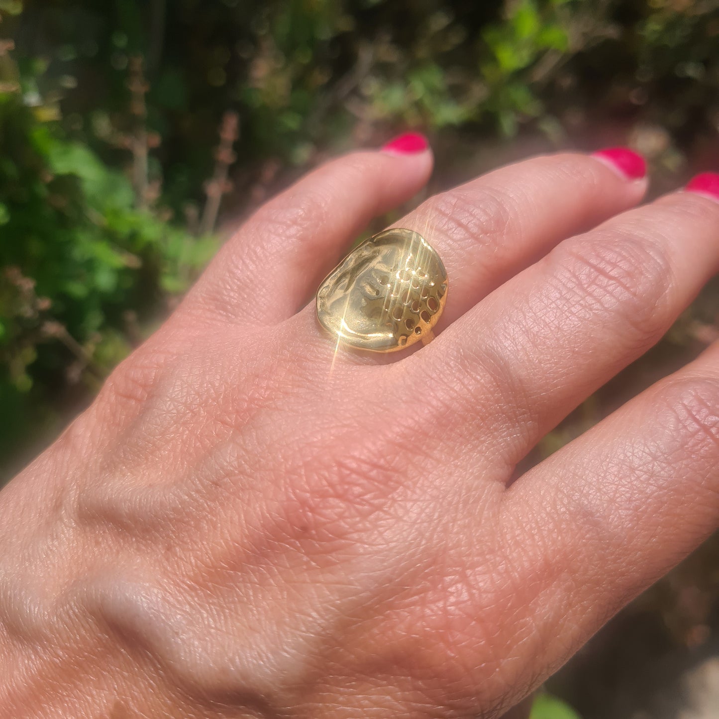 Round Gold Ring