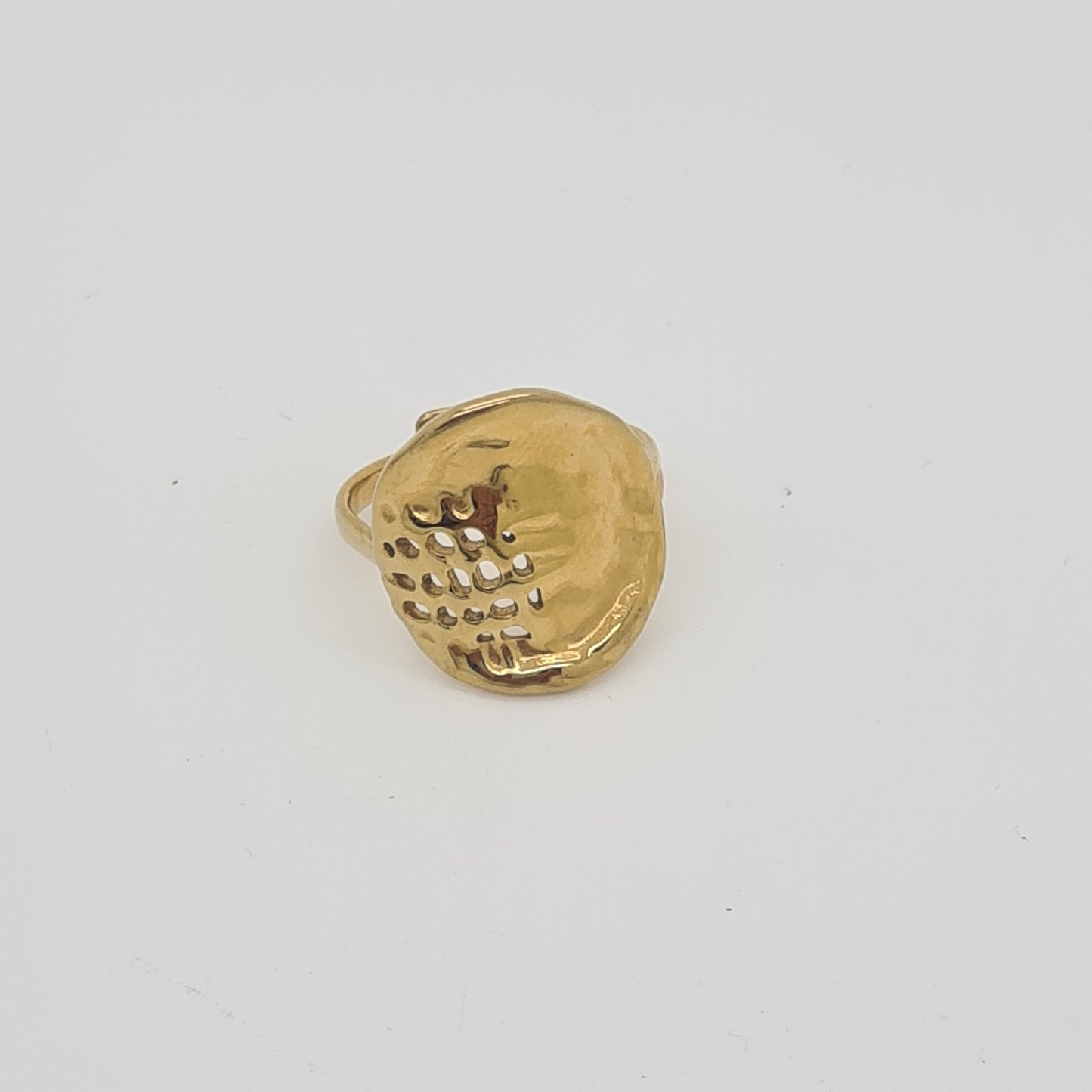 Round Gold Ring