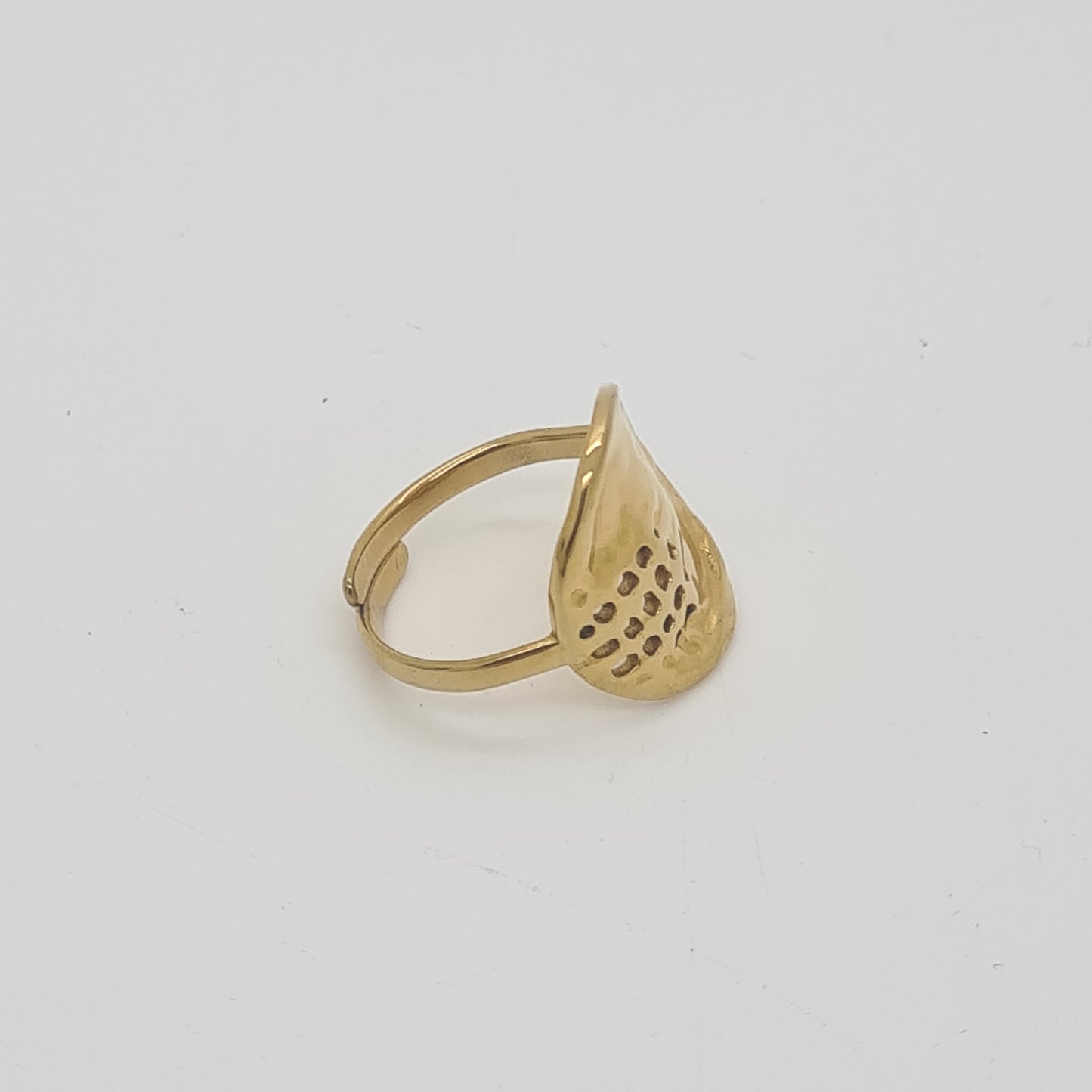 Round Gold Ring