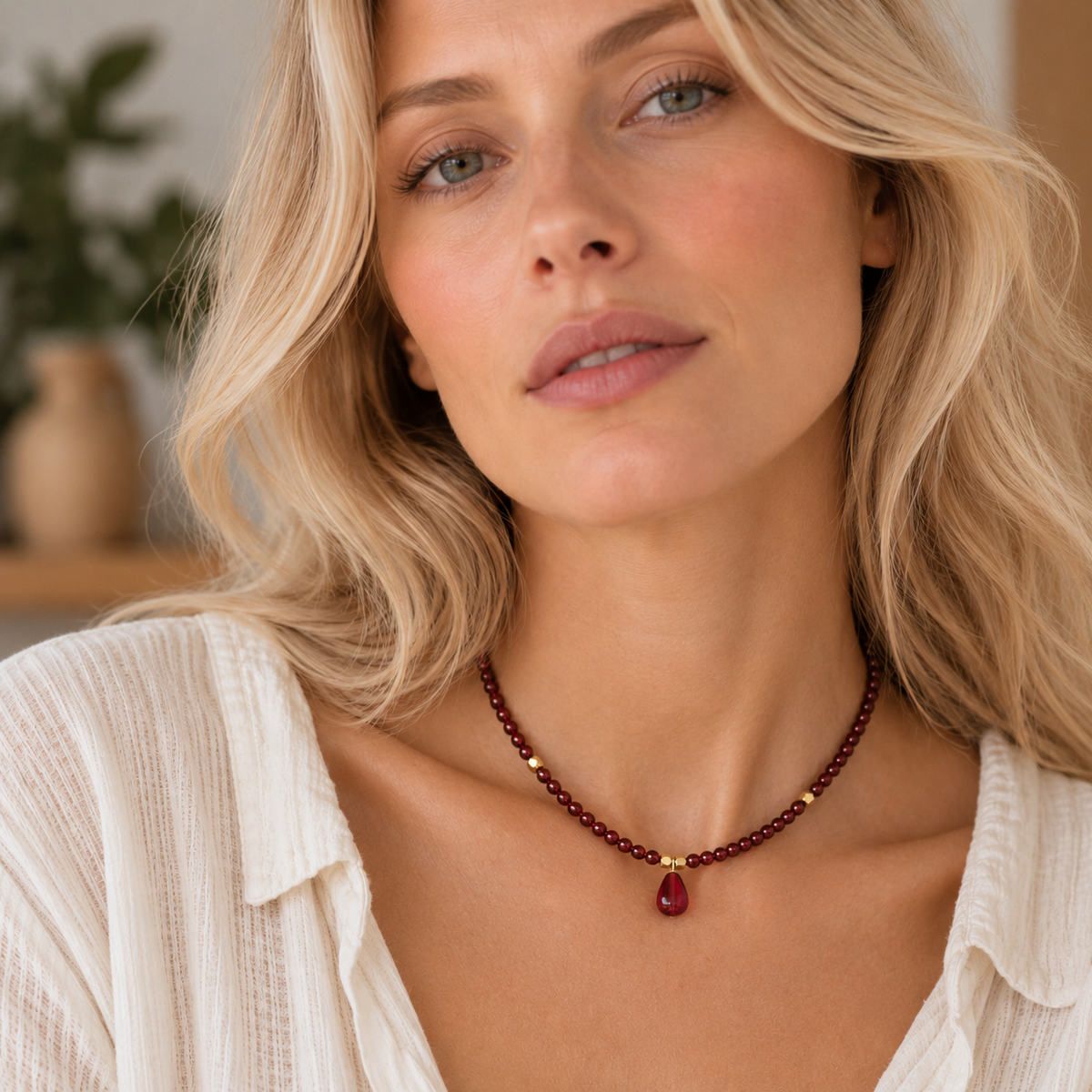 Garnet Delight Pomegranate Necklace - Yalda Concept Store Persan