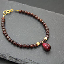 Load image into Gallery viewer, Pomegranate Beaded Bracelate, Garnet stones
