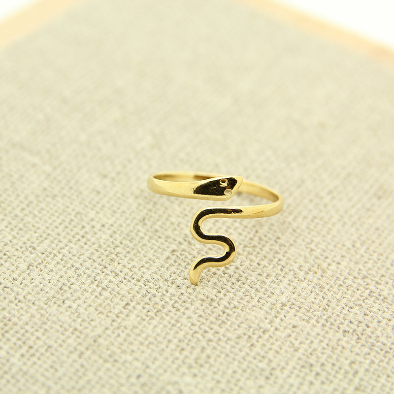 Serpentine Ring
