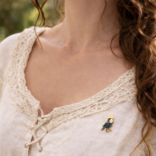 Queen Crow Pin - Yalda Concept Store Persan