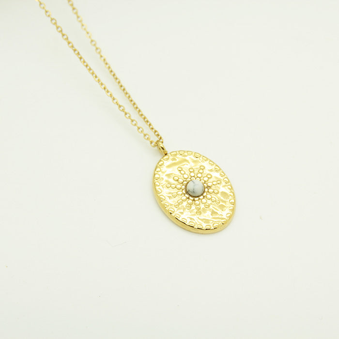 Stylish oval necklace