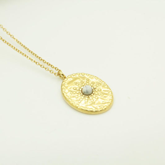 Stylish oval necklace