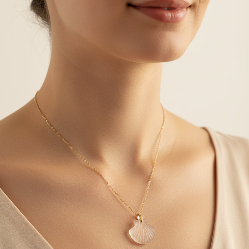 Transparent shell Charm Neckkace - Yalda Concept Store Persan