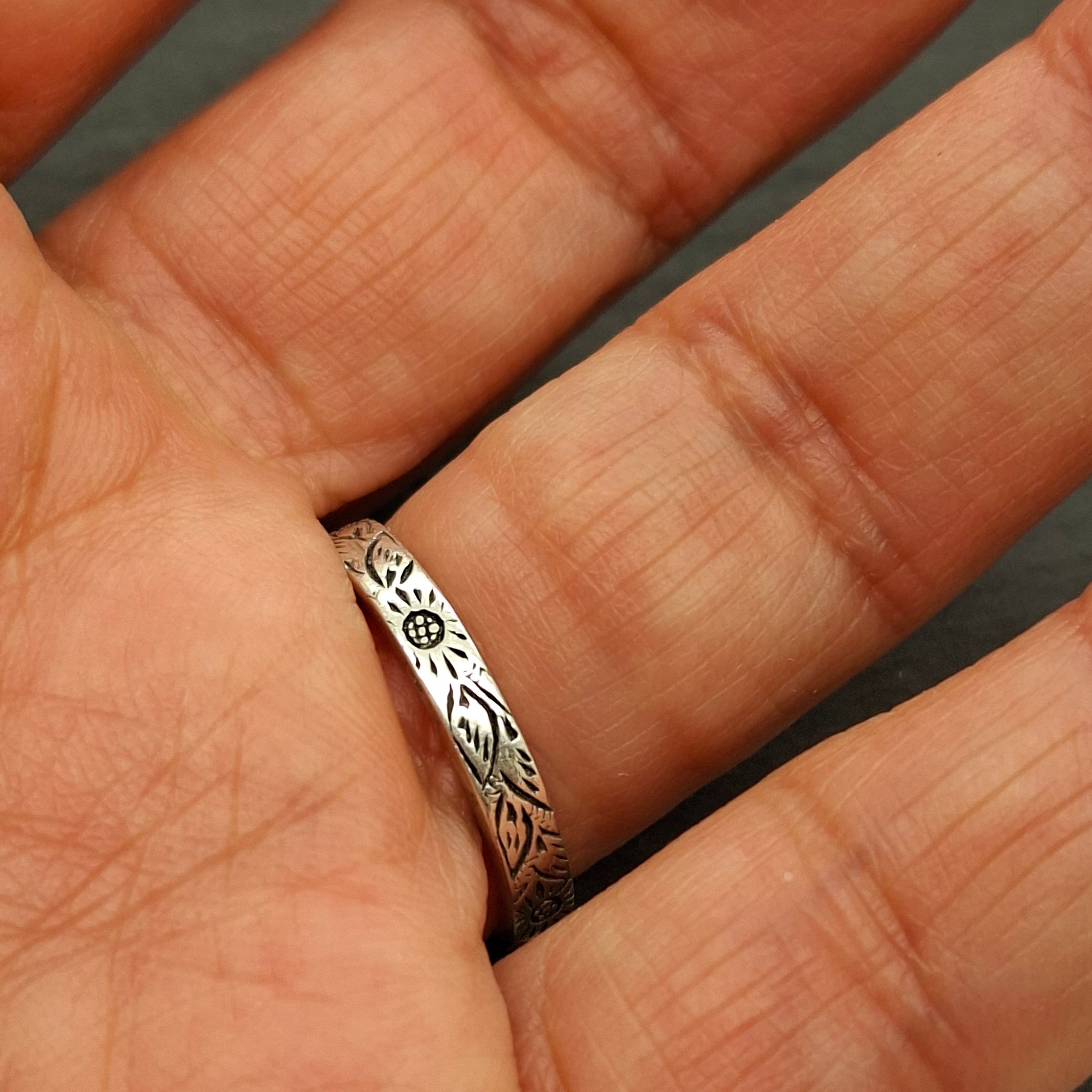 Moonstone Silver Ring - Yalda Concept Store Persan