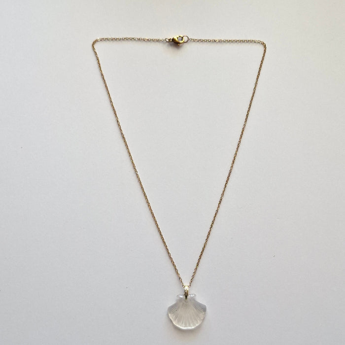 Transparent shell Charm Neckkace - Yalda Concept Store Persan