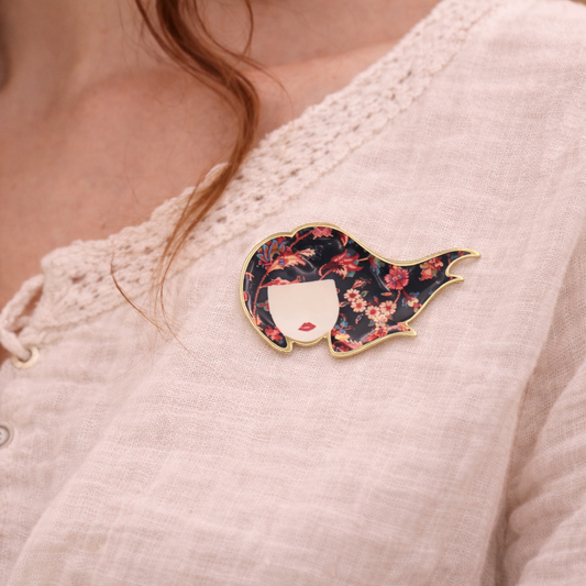 Free Women Brooch - Yalda Concept Store Persan