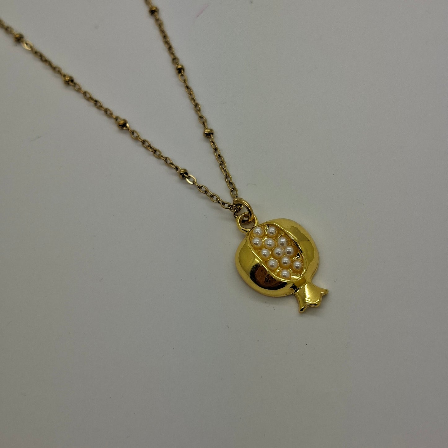 Goldish Pomegranate Necklace - Yalda Concept Store Persan