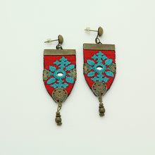Load image into Gallery viewer, Threaded Beauty Earrings
