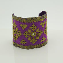 Load image into Gallery viewer, Regal Embellishment Bracelet, Purple
