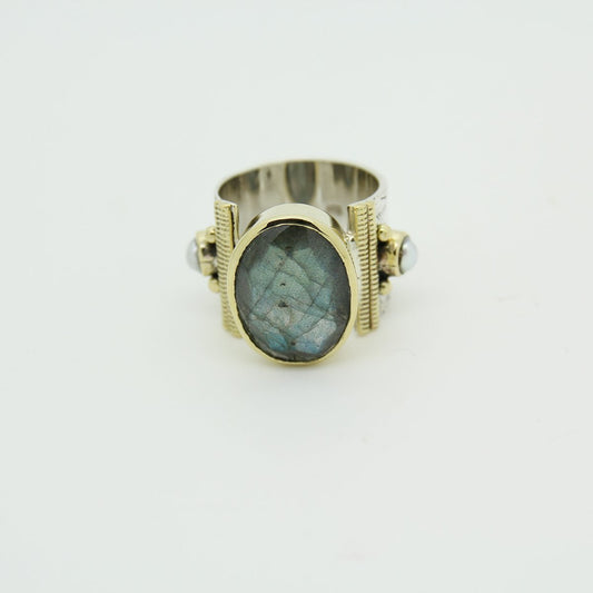 Oriental Chic Silver Ring with Labradorite - Yalda Concept Store Persan