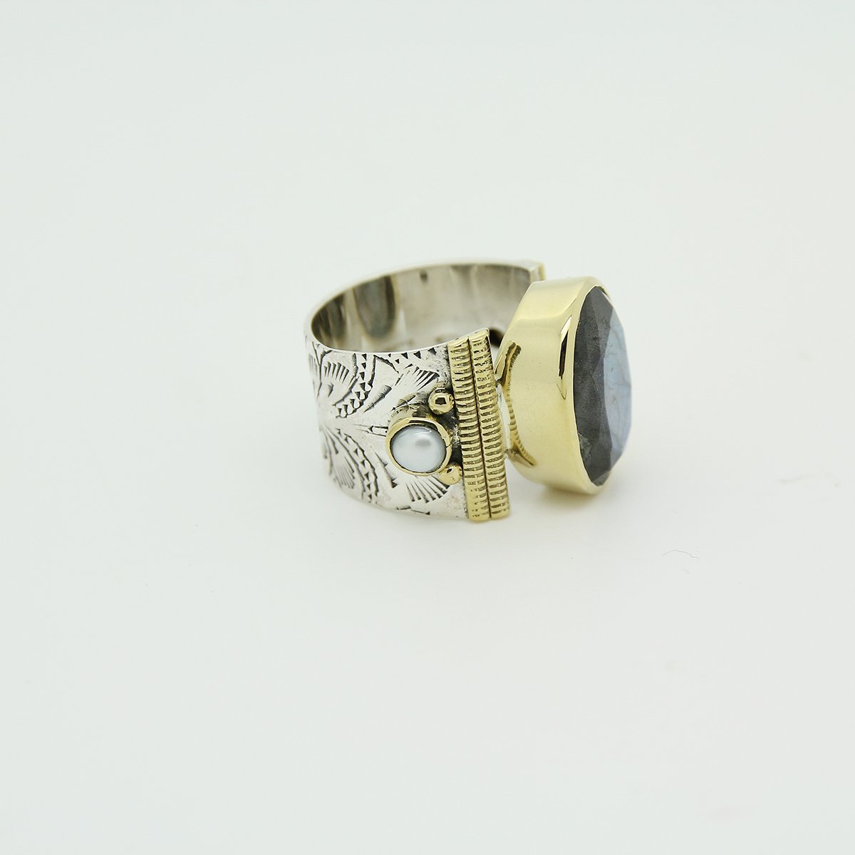 Oriental Chic Silver Ring with Labradorite - Yalda Concept Store Persan