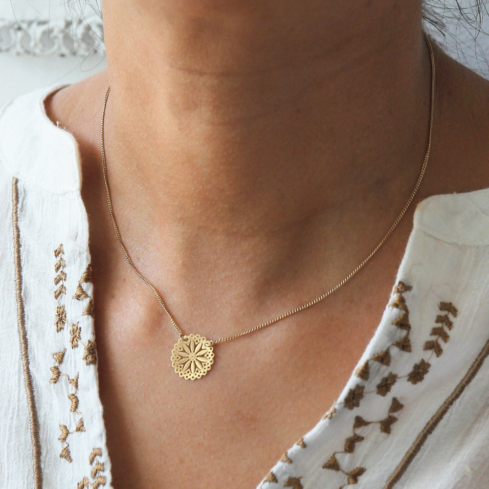 Raha Flower Necklace - Yalda Concept Store Persan